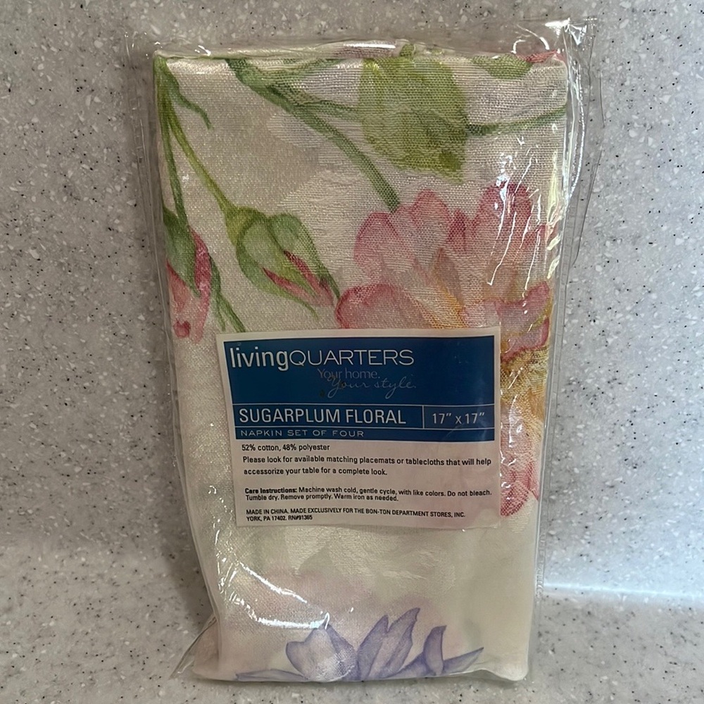 Living Quarters Sugarplum Floral Napkin Set of 4~NIP~17”square